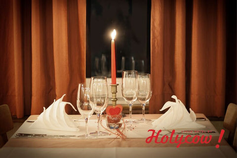 persiapan untuk dinner romantis di rumah