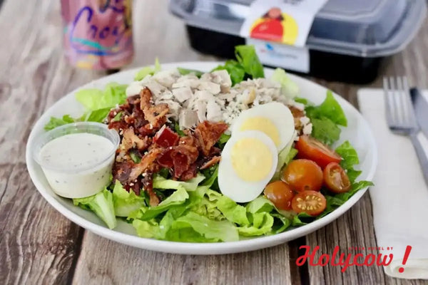 Sepiring makanan protein tinggi dan nutrisi lengkap