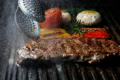 Daging sapi dipanggang di atas grill