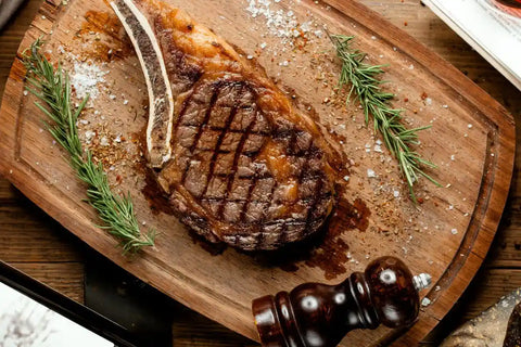 Grilled Rib Eye Steak dengan daun rosemary
