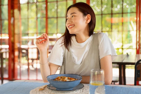 orang yang sedang makan