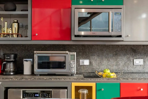 Microwave di atas top table